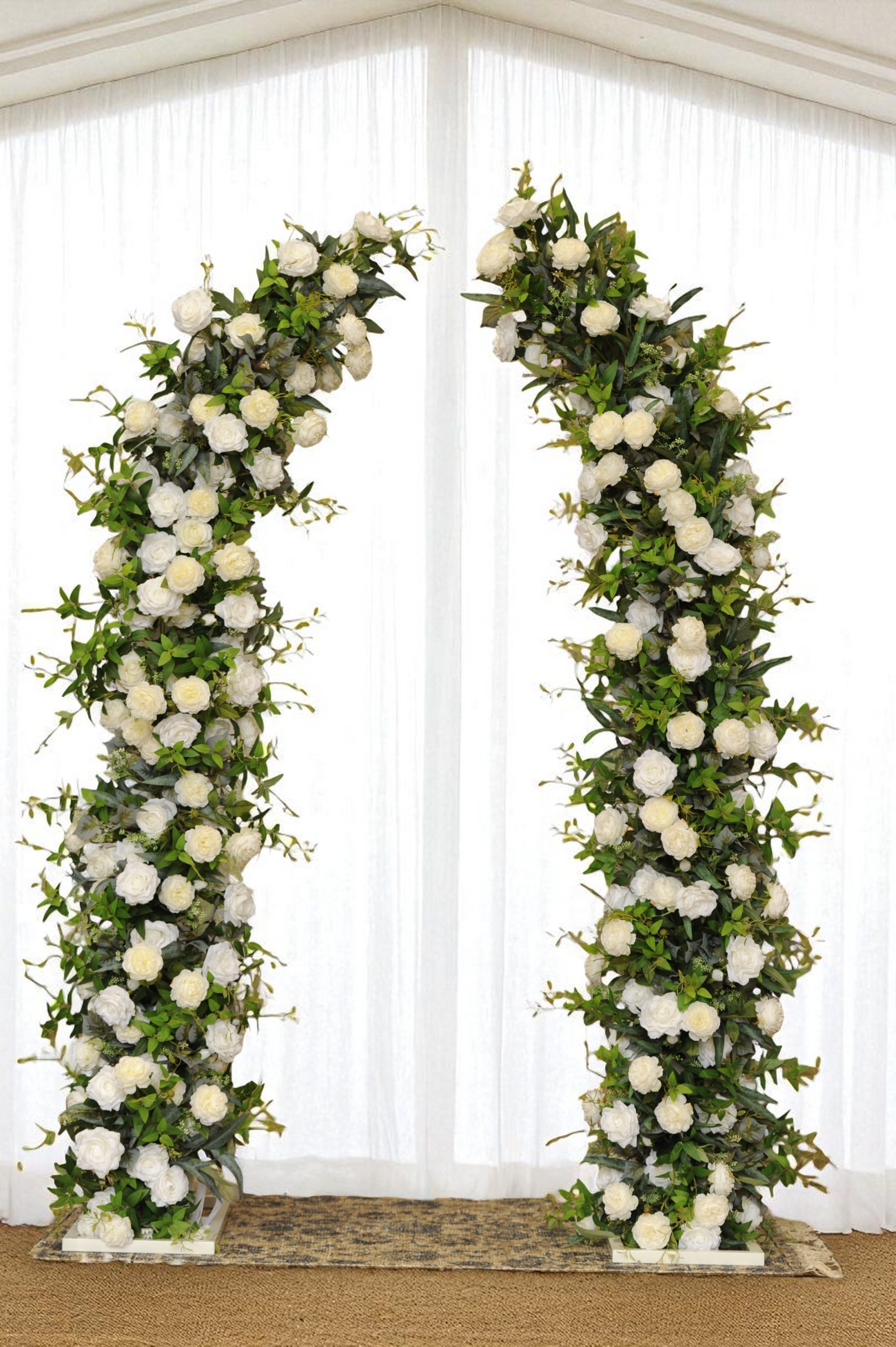 Wedding floral pillar décor